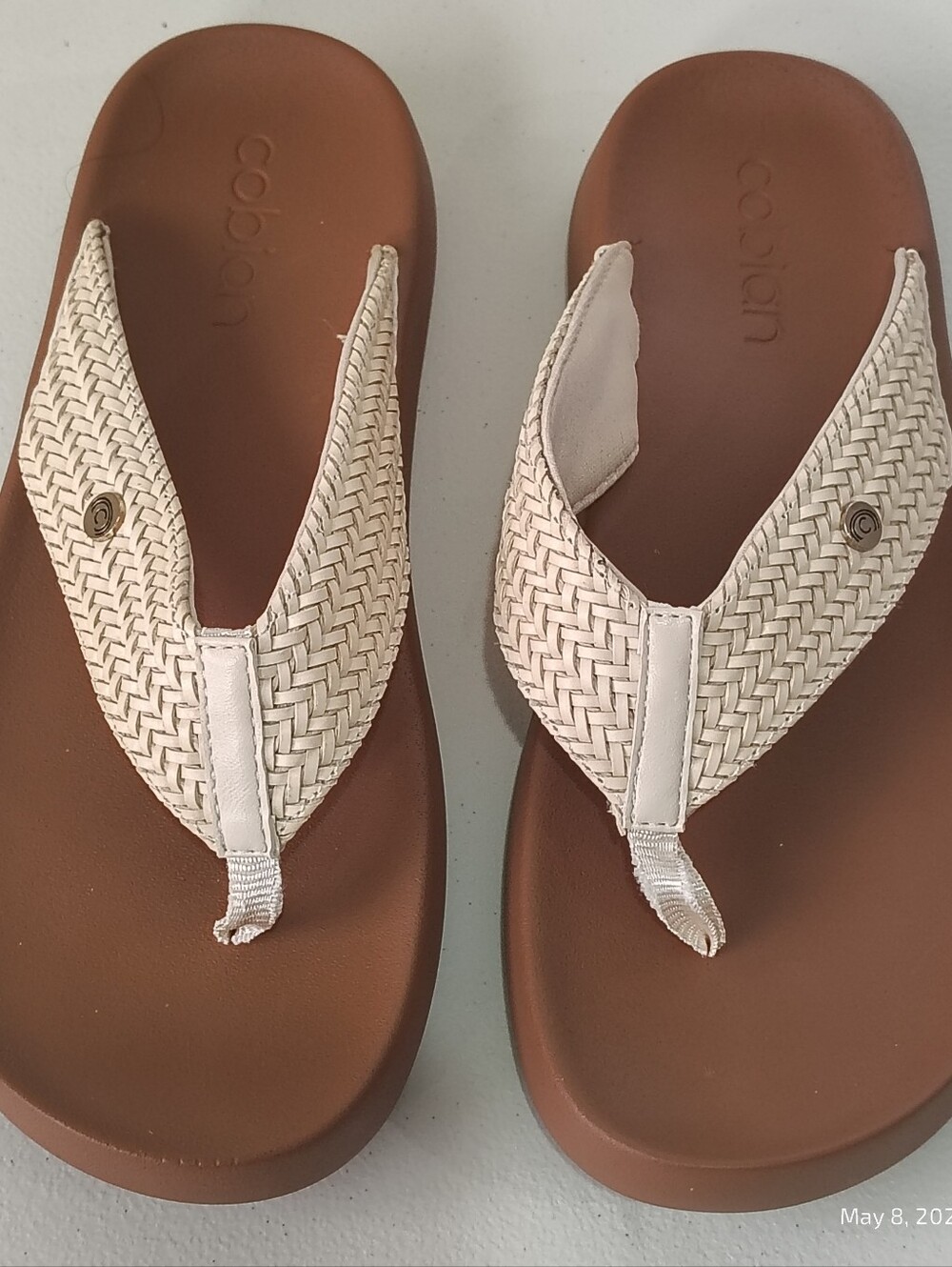 COBIAN PALMILLA WOMENS FLIP FLOP SZ 8 CREAM/ TAN COMFORT ARC SUPPORT - Picture 2 of 6